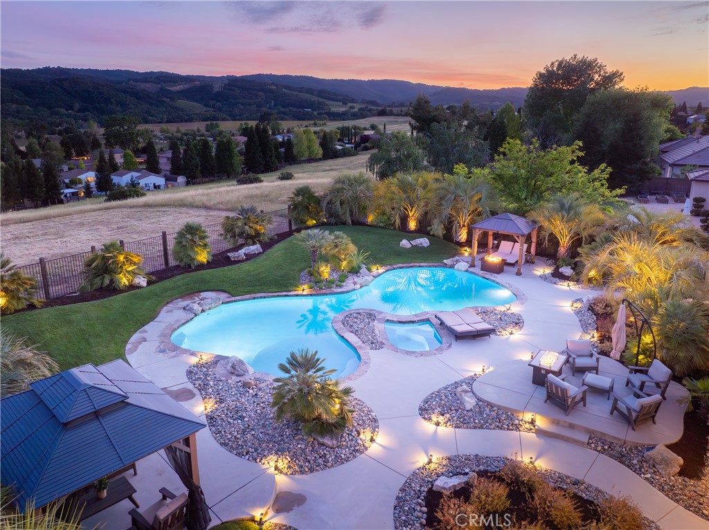 1579 Via Rojas, Templeton, CA 93465