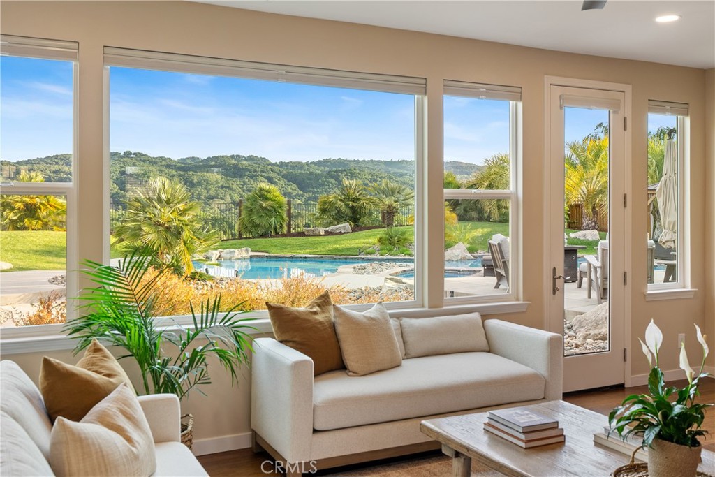 1579 Via Rojas, Templeton, CA 93465