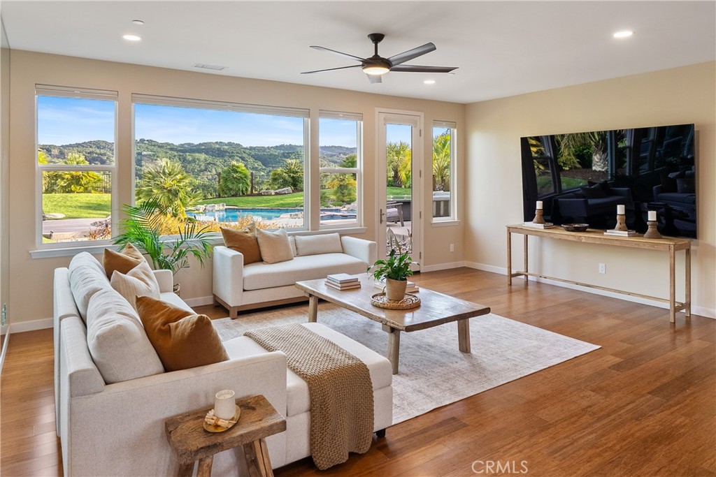 1579 Via Rojas, Templeton, CA 93465