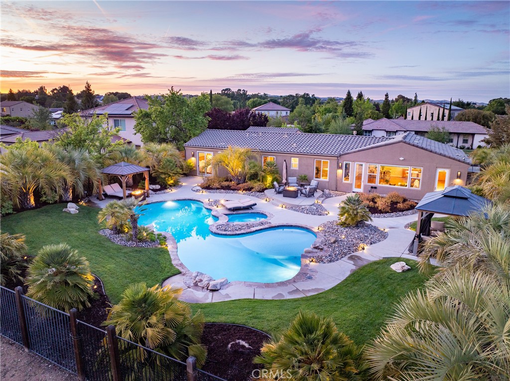 1579 Via Rojas, Templeton, CA 93465