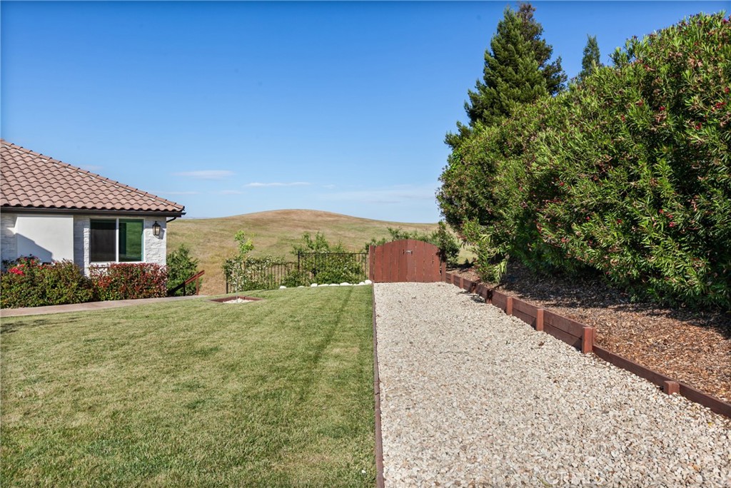 1232 Kapareil, Paso Robles, CA 93446