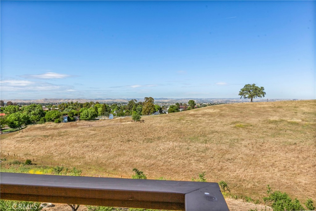 1232 Kapareil, Paso Robles, CA 93446