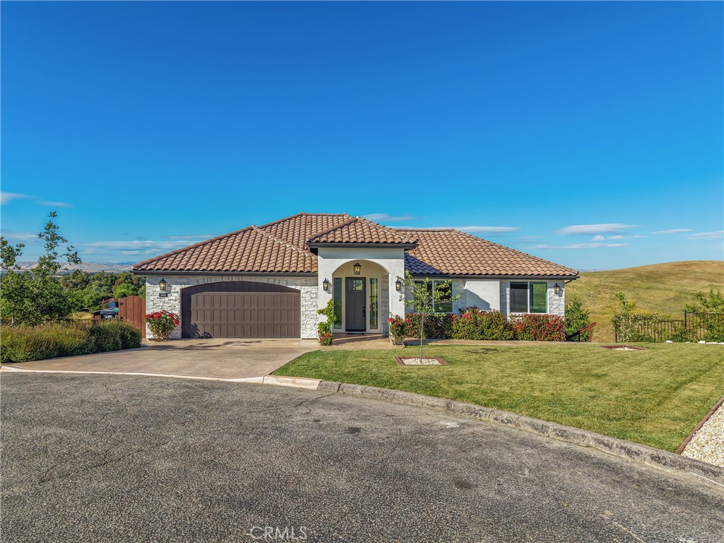 1232 Kapareil, Paso Robles, CA 93446