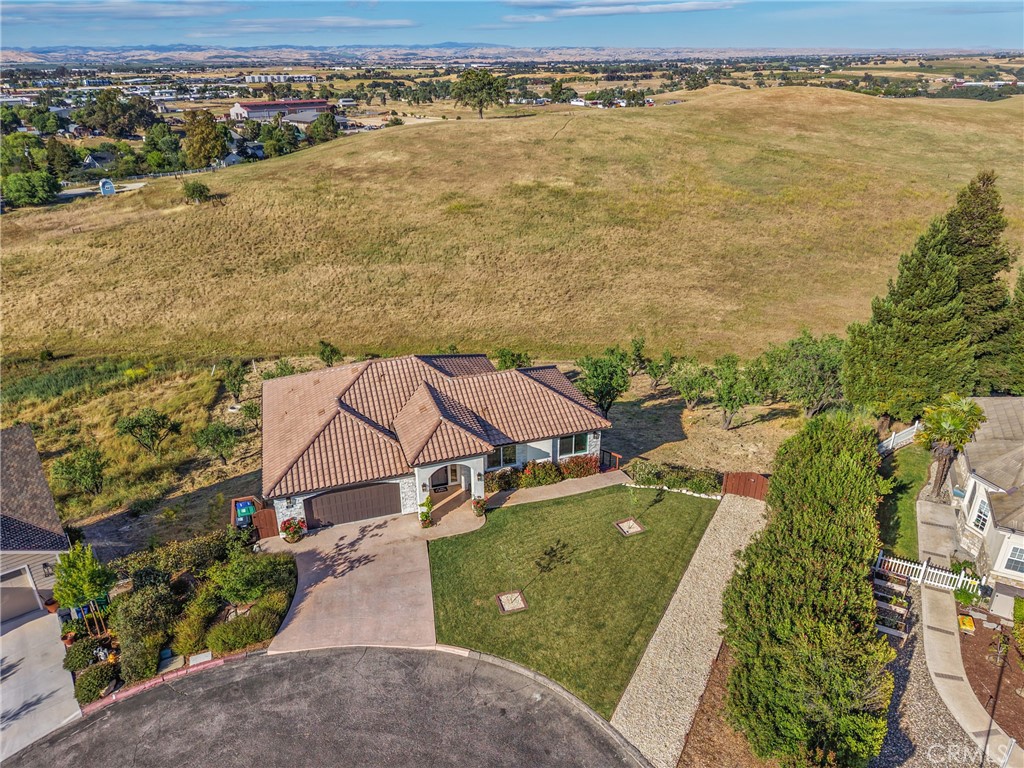 1232 Kapareil, Paso Robles, CA 93446