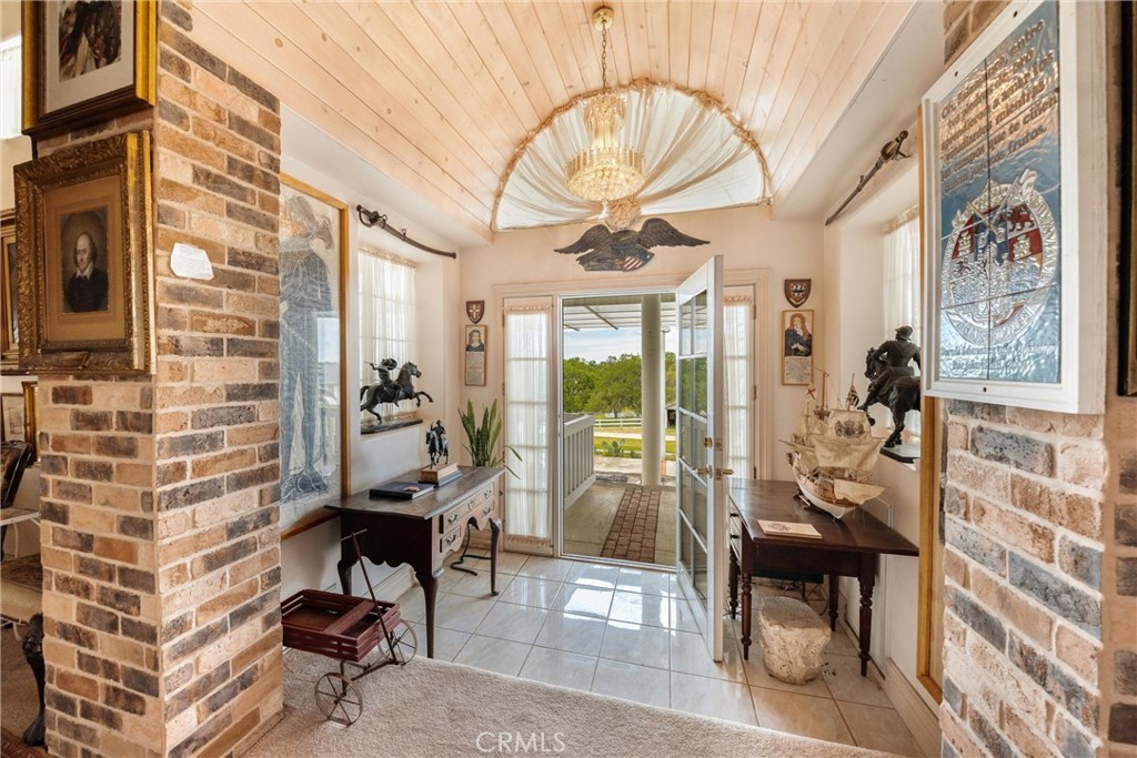 6685 El Pomar Dr, Templeton, CA 93465