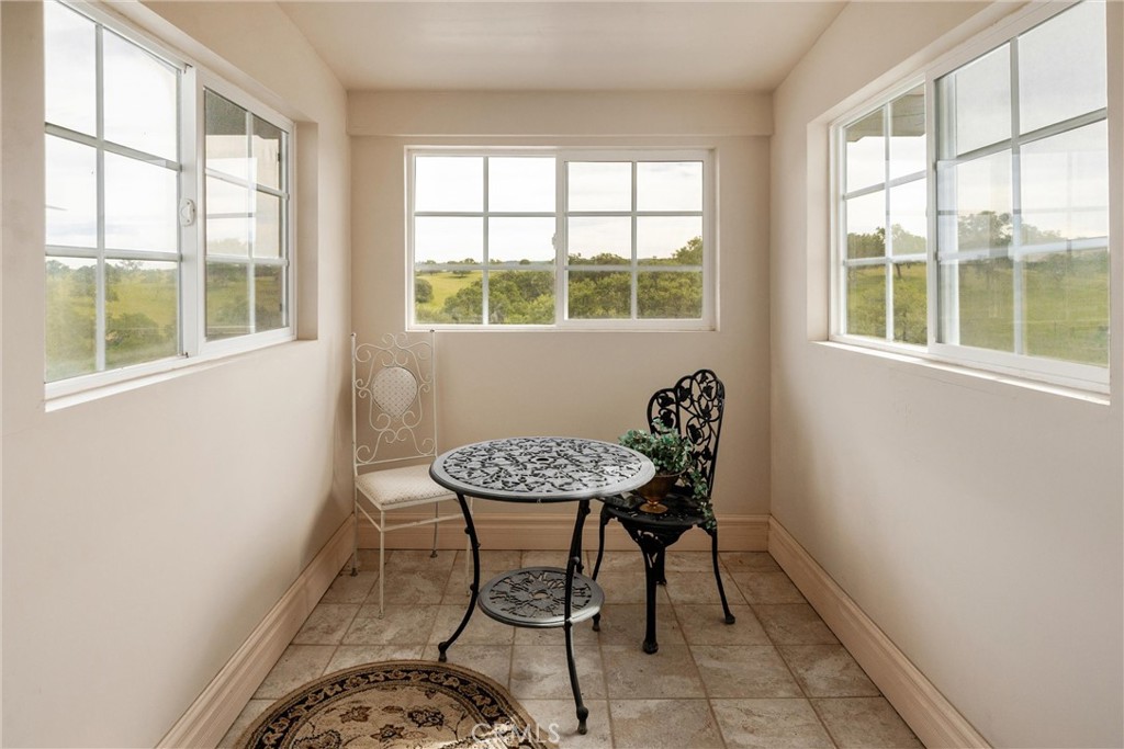 6685 El Pomar Dr, Templeton, CA 93465