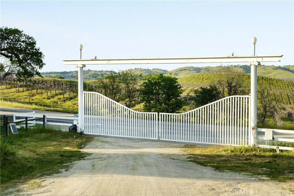 6685 El Pomar Dr, Templeton, CA 93465