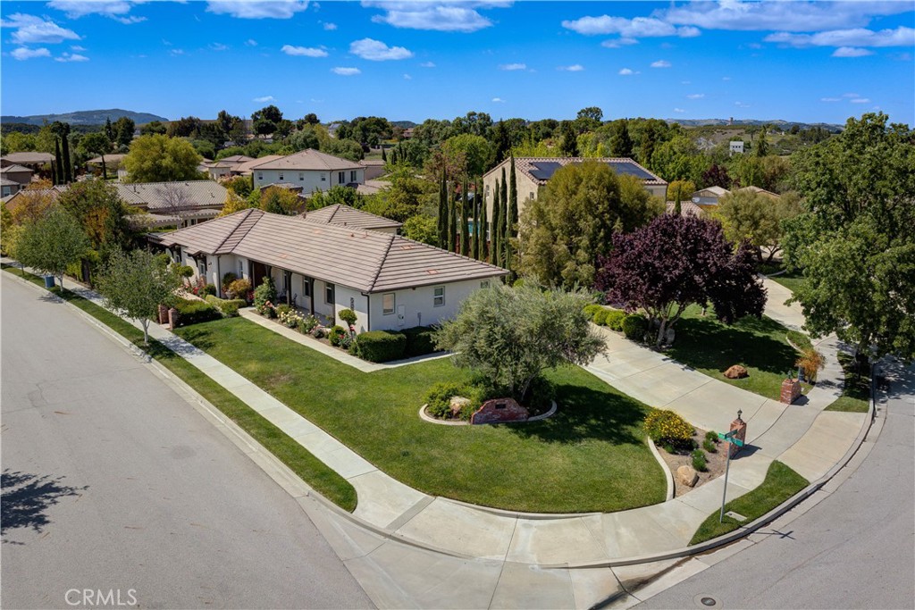 1090 Muscat Ct, Templeton, CA 93465