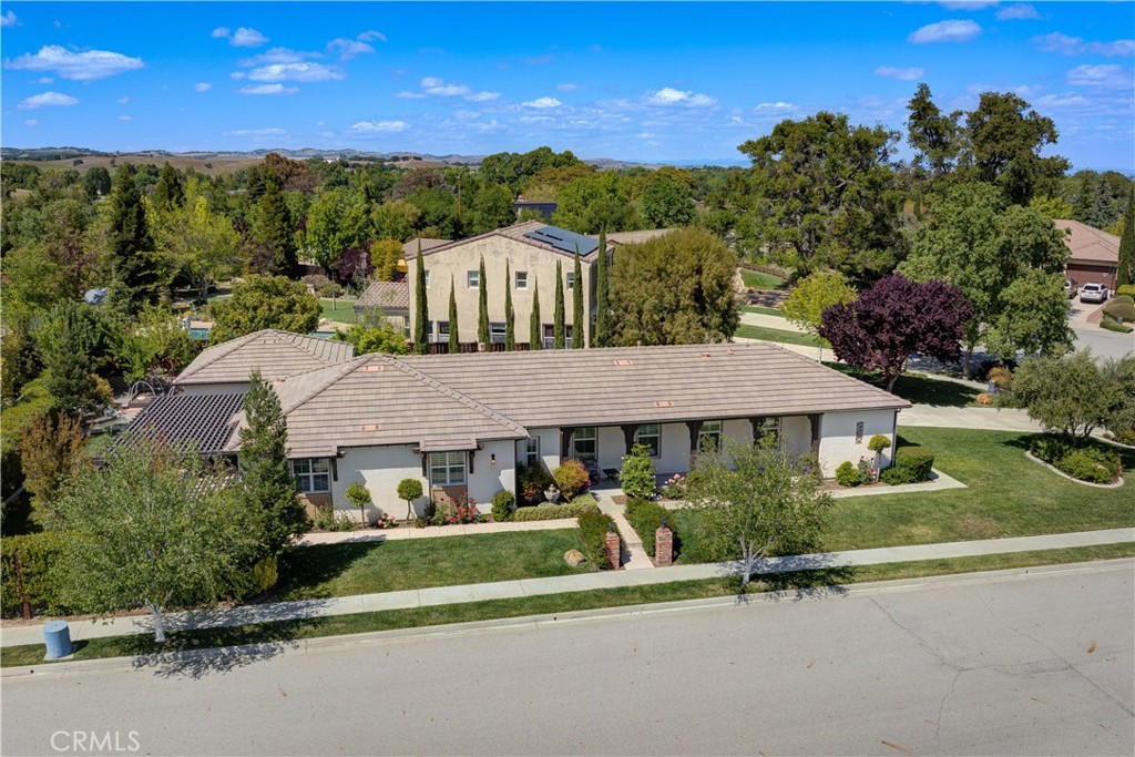 1090 Muscat Ct, Templeton, CA 93465