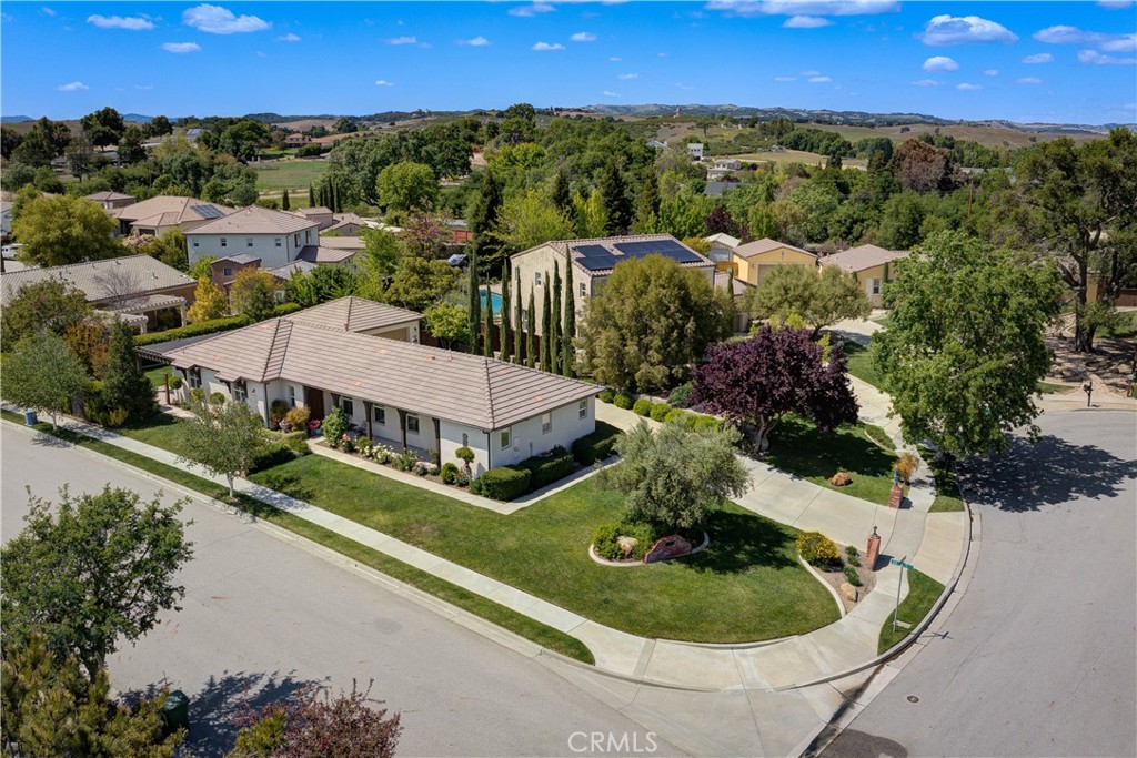 1090 Muscat Ct, Templeton, CA 93465