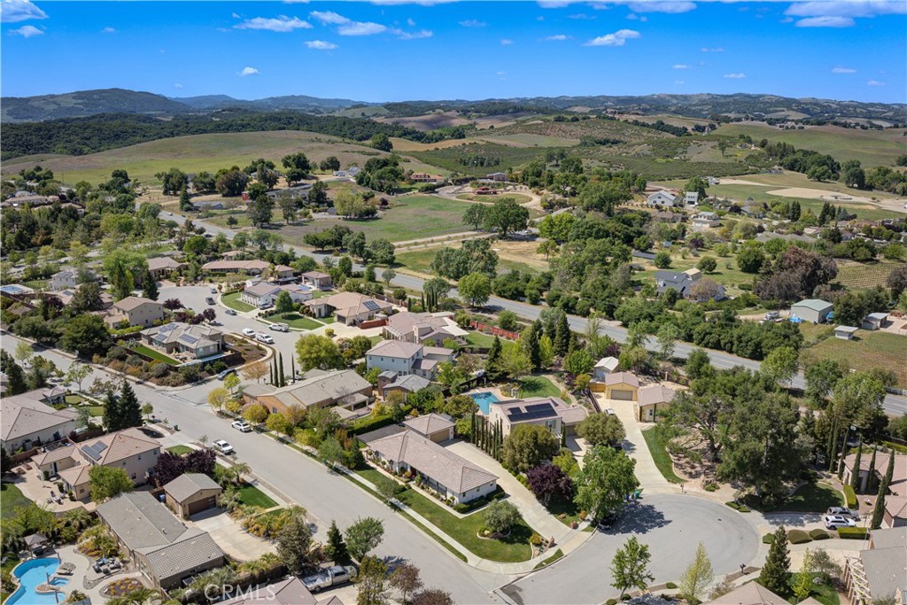 1090 Muscat Ct, Templeton, CA 93465