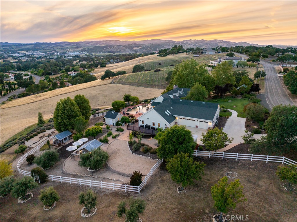 1885 Cumbre, Paso Robles, CA 93446