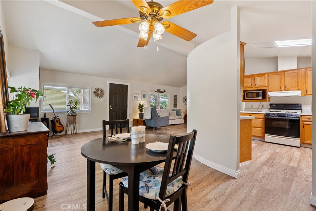35 Via Santa Barbara, Paso Robles, CA 93446