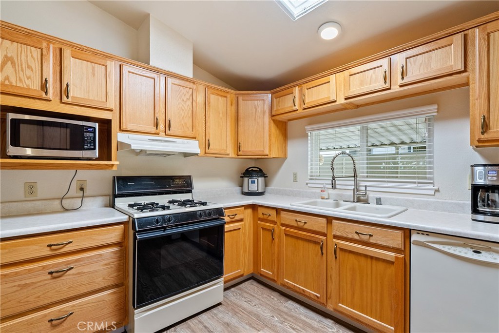 35 Via Santa Barbara, Paso Robles, CA 93446