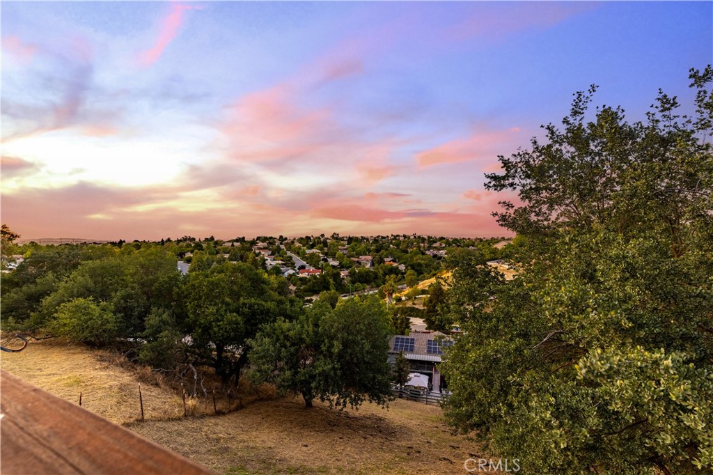 609 Shannon Hill Dr, Paso Robles, CA 93446