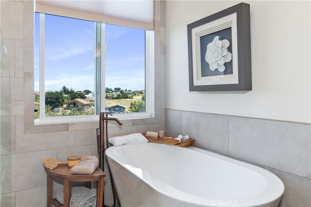 609 Shannon Hill Dr, Paso Robles, CA 93446