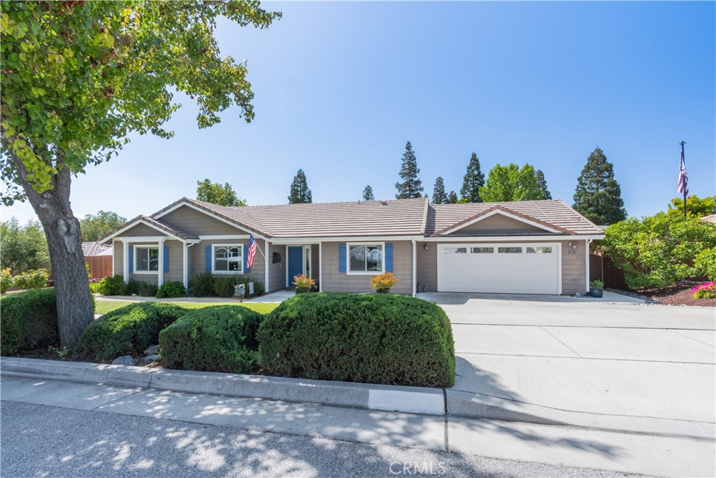 310 Oak Grove Ct, Paso Robles, CA 93446