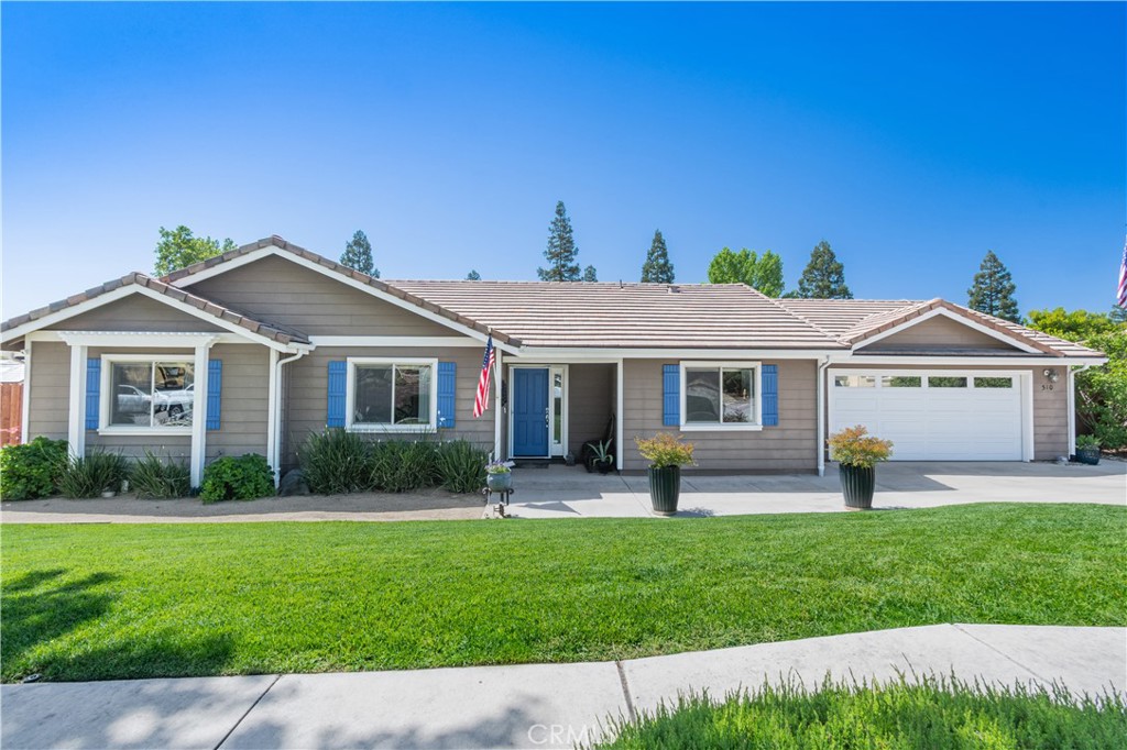 310 Oak Grove Ct, Paso Robles, CA 93446