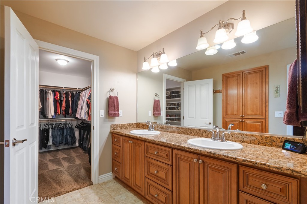 310 Oak Grove Ct, Paso Robles, CA 93446