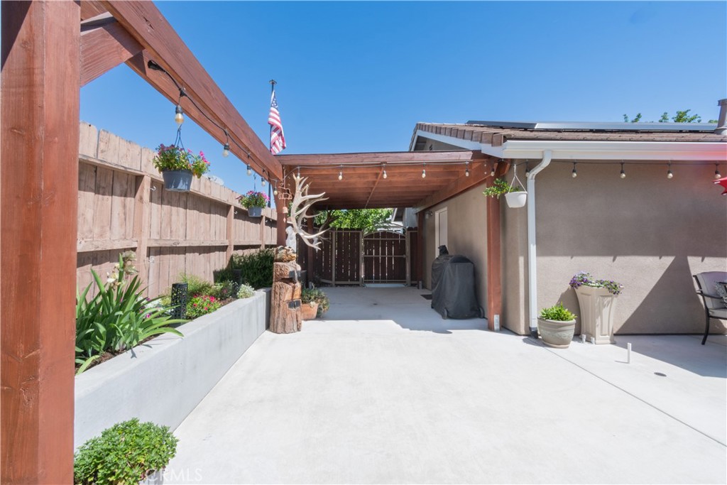 310 Oak Grove Ct, Paso Robles, CA 93446