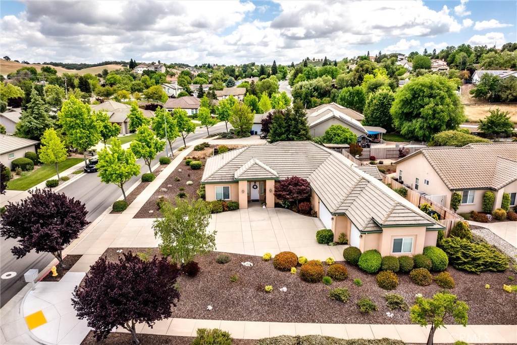 1411 Crown Way, Paso Robles, CA 93446
