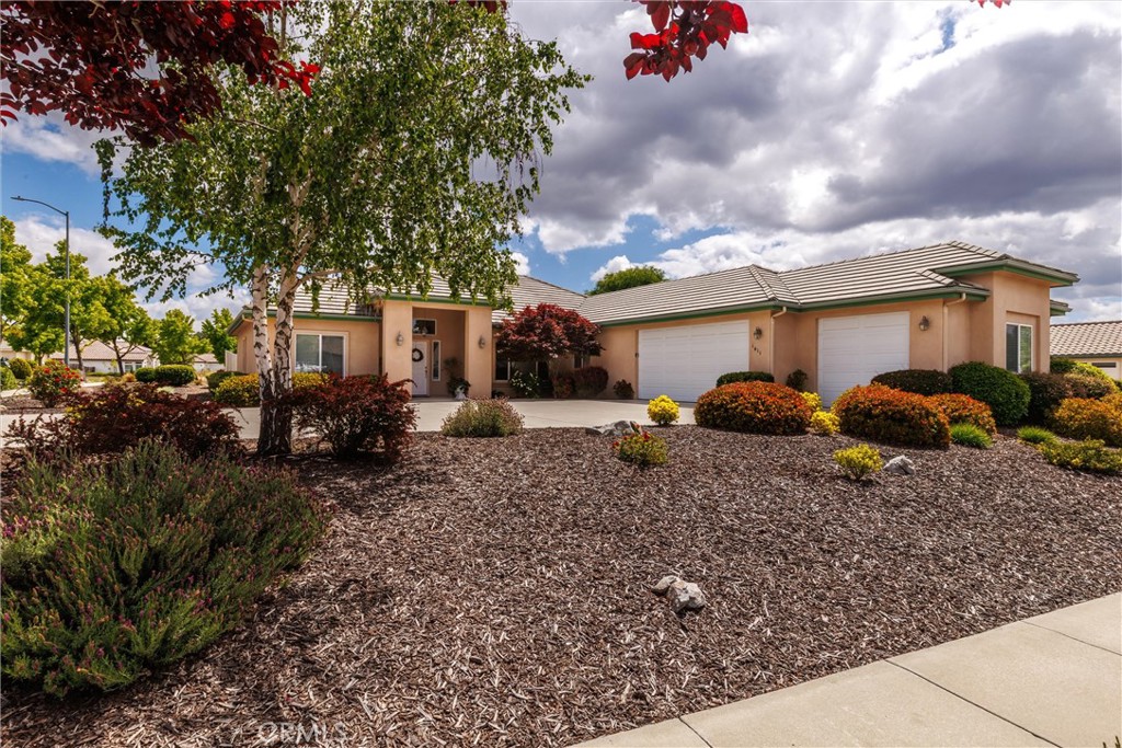 1411 Crown Way, Paso Robles, CA 93446