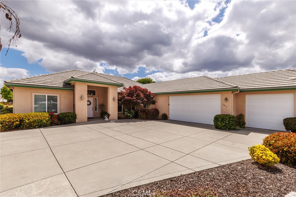 1411 Crown Way, Paso Robles, CA 93446