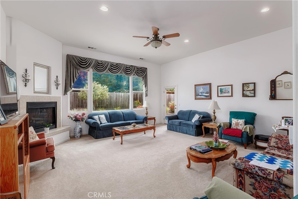 1411 Crown Way, Paso Robles, CA 93446