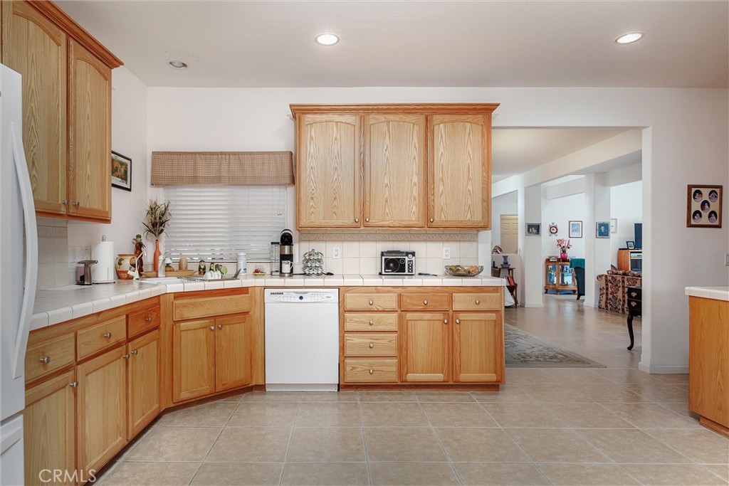 1411 Crown Way, Paso Robles, CA 93446