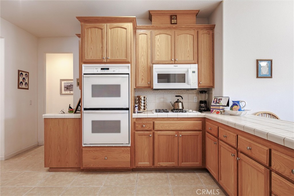 1411 Crown Way, Paso Robles, CA 93446
