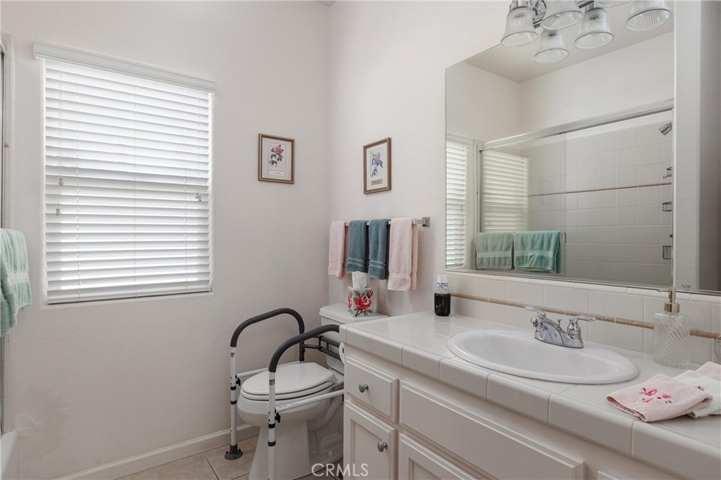 1411 Crown Way, Paso Robles, CA 93446