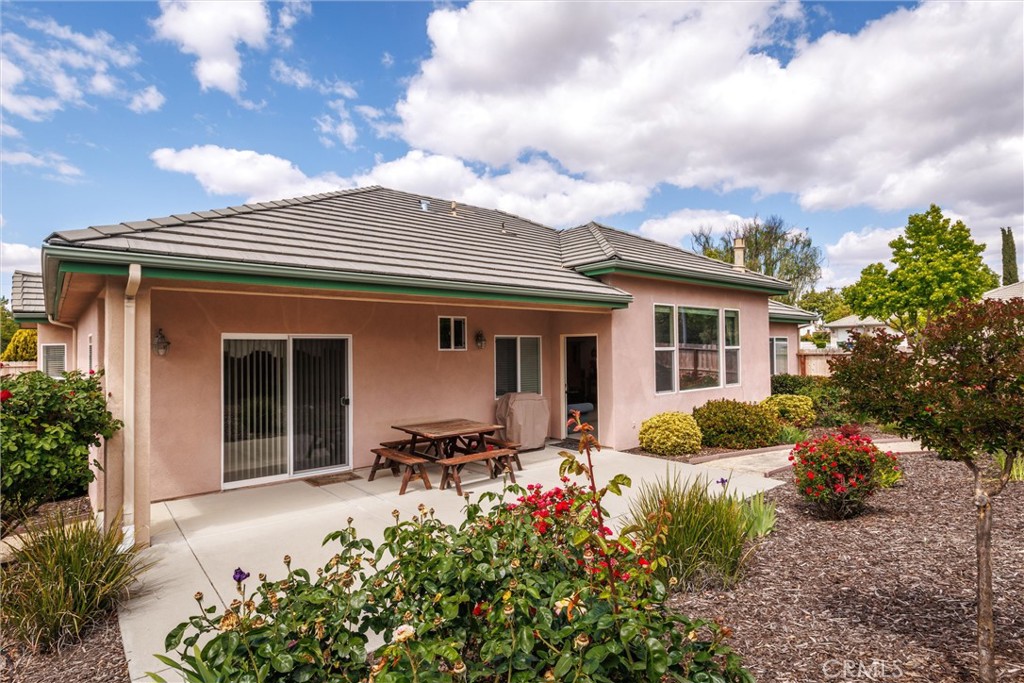 1411 Crown Way, Paso Robles, CA 93446