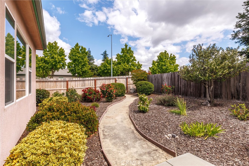 1411 Crown Way, Paso Robles, CA 93446