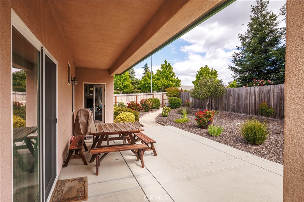 1411 Crown Way, Paso Robles, CA 93446