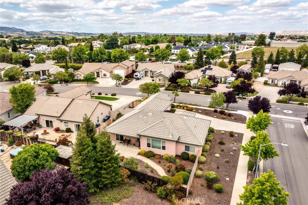 1411 Crown Way, Paso Robles, CA 93446