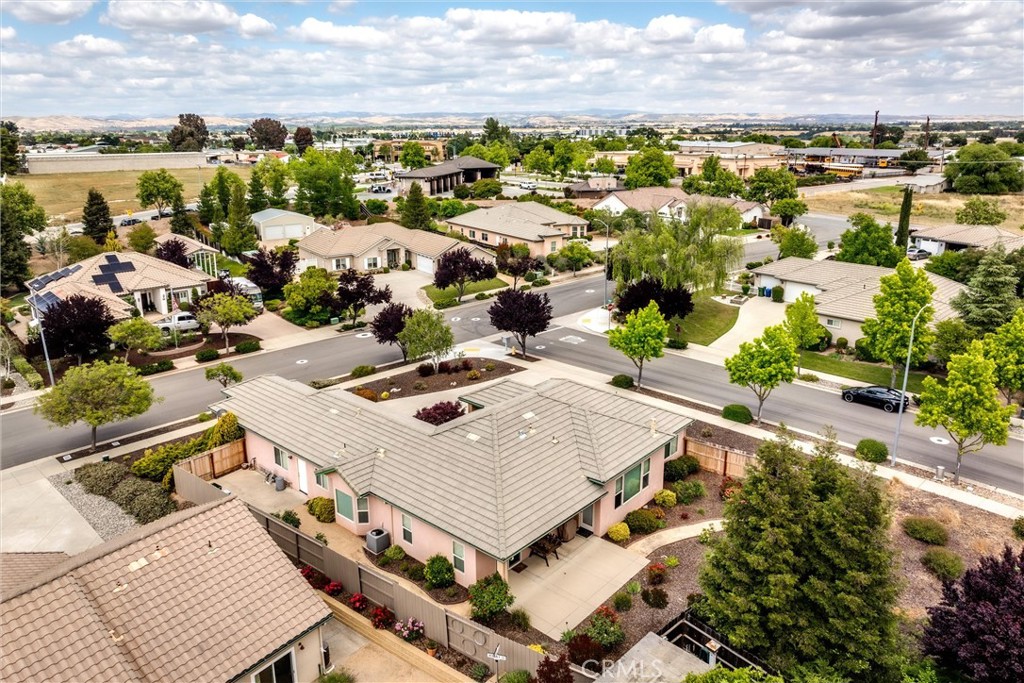 1411 Crown Way, Paso Robles, CA 93446