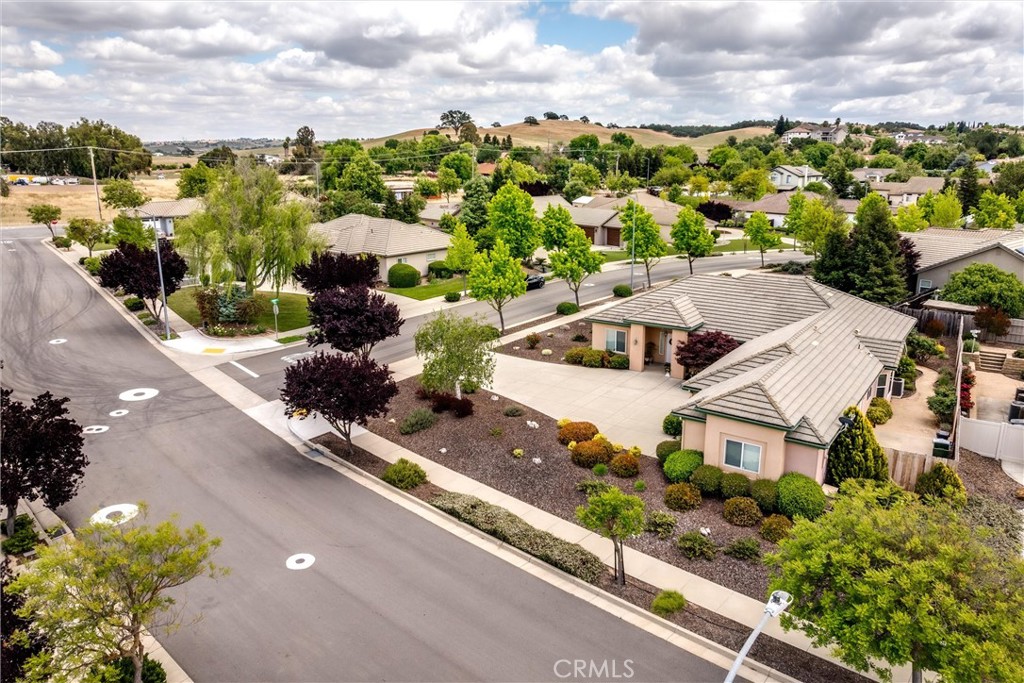 1411 Crown Way, Paso Robles, CA 93446