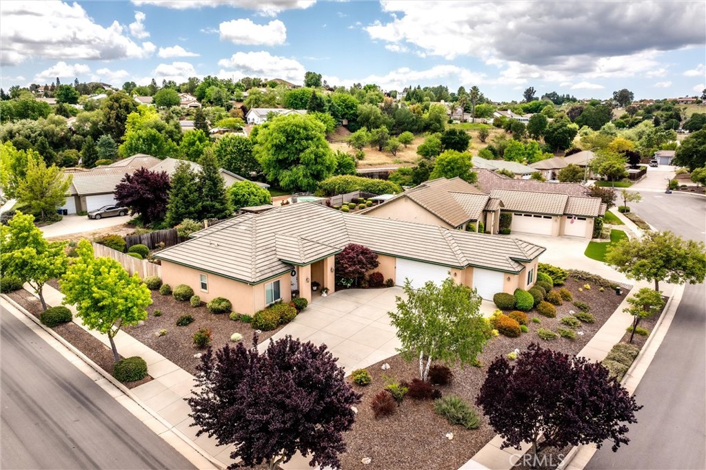 1411 Crown Way, Paso Robles, CA 93446