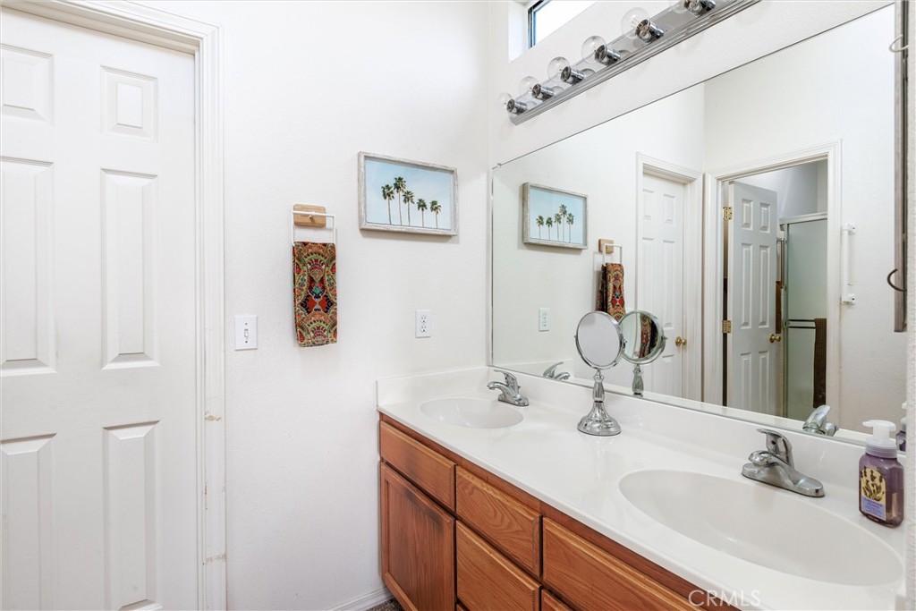 2457 Winding Brook Rd, Paso Robles, CA 93446