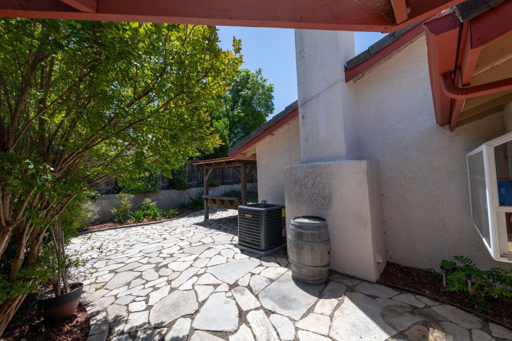 1634 Rambouillet, Paso Robles, CA 93446