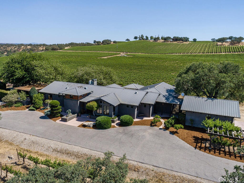 7790 Airport Rd, Paso Robles, CA 93446