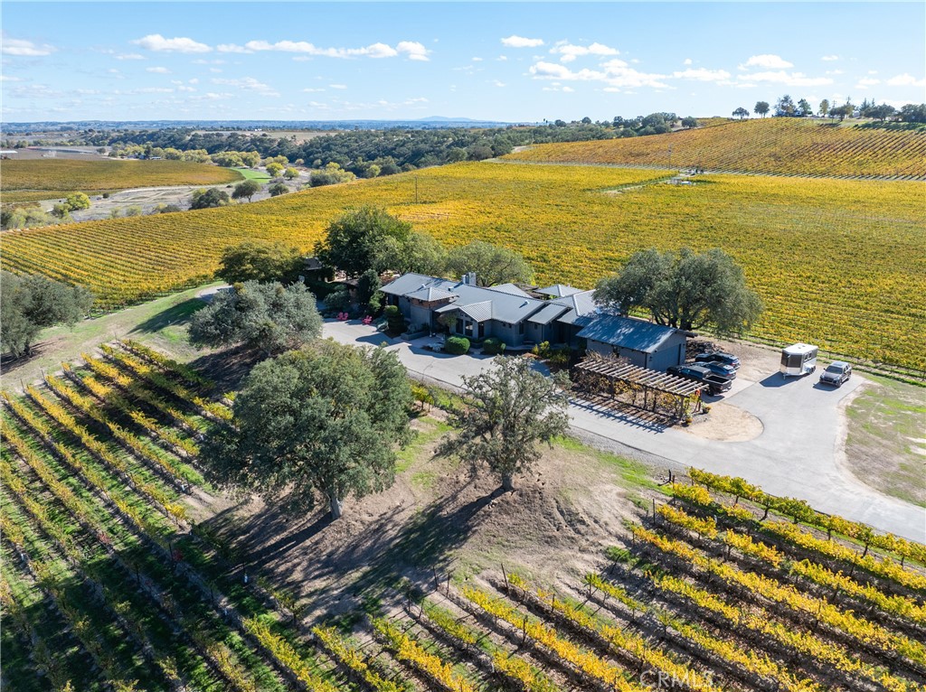 7790 Airport Rd, Paso Robles, CA 93446
