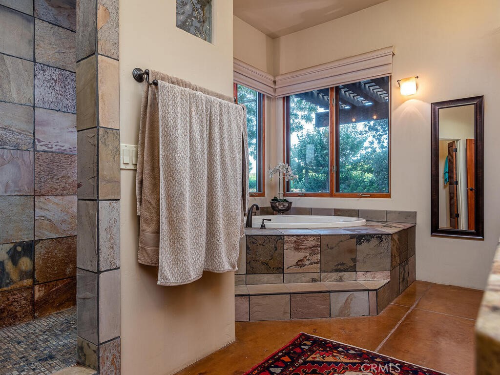 7790 Airport Rd, Paso Robles, CA 93446