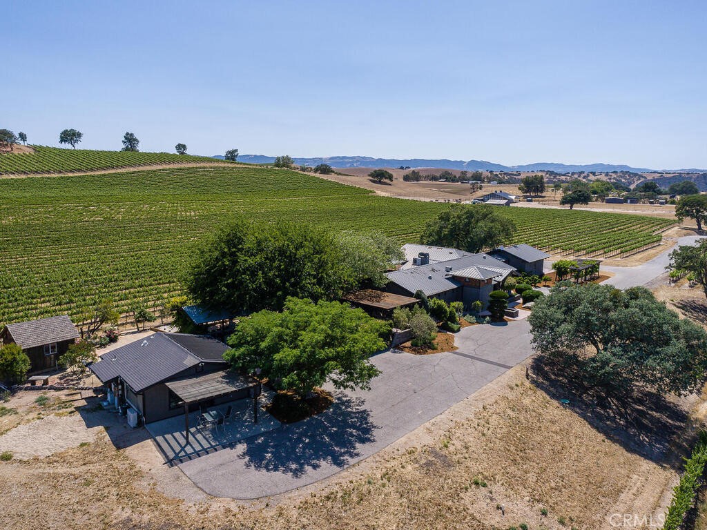 7790 Airport Rd, Paso Robles, CA 93446