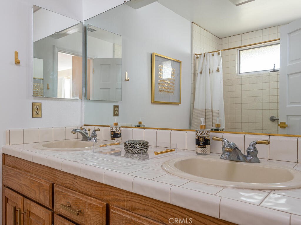 7790 Airport Rd, Paso Robles, CA 93446
