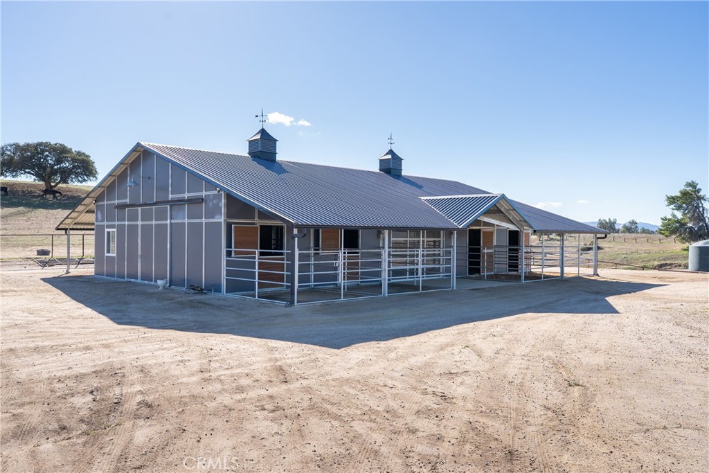 7790 Airport Rd, Paso Robles, CA 93446