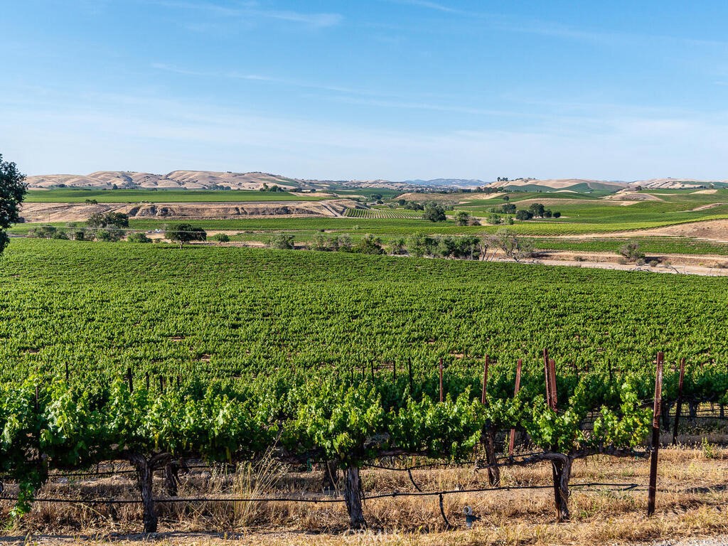 7790 Airport Rd, Paso Robles, CA 93446