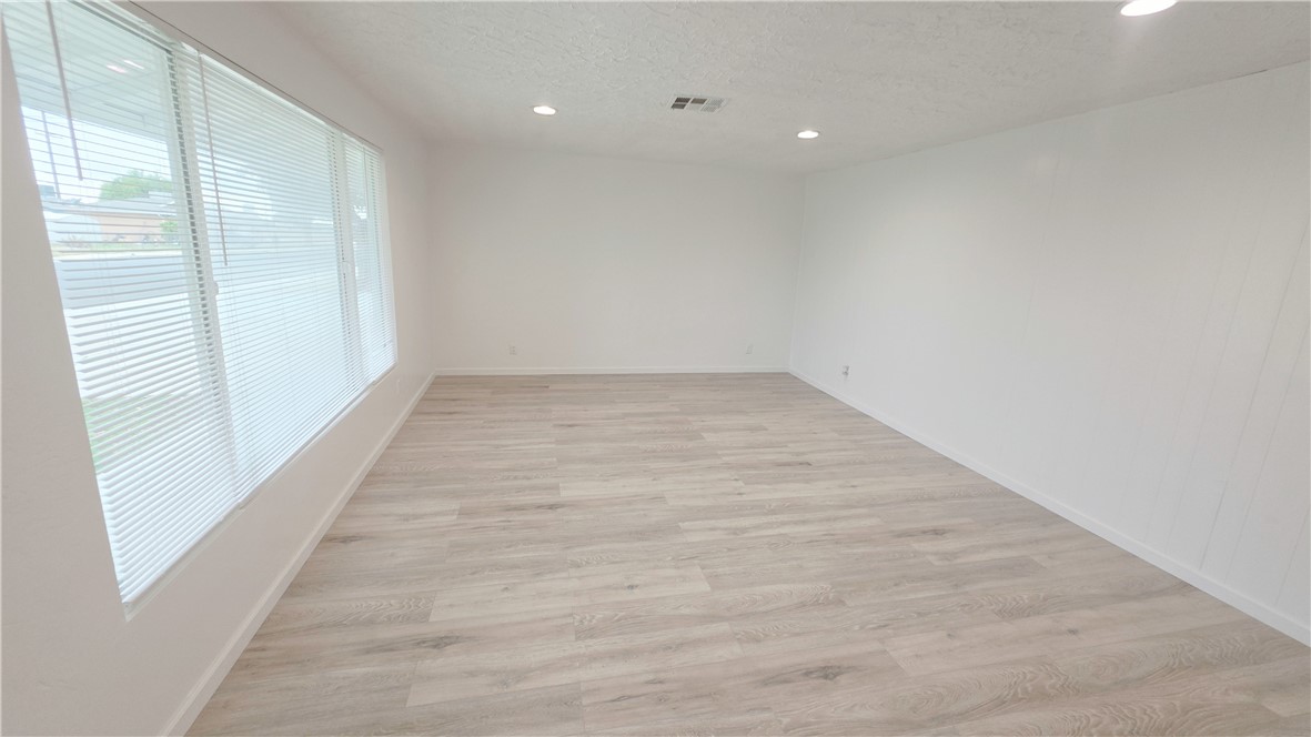 115 9th, Delano, CA 93215