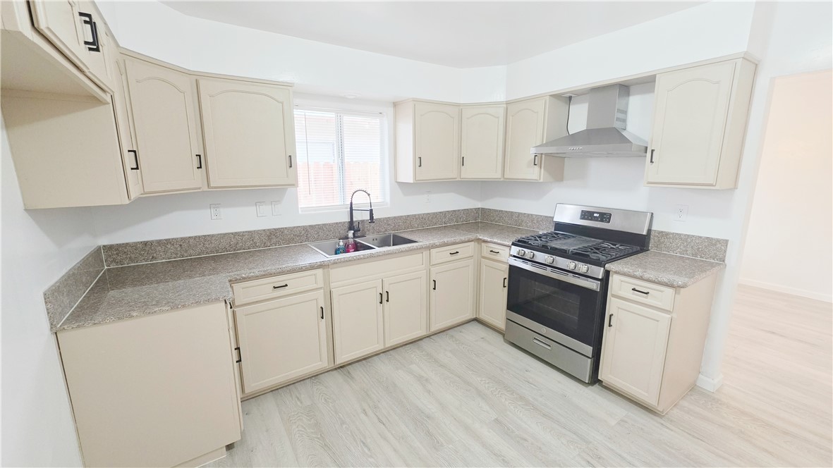 115 9th, Delano, CA 93215
