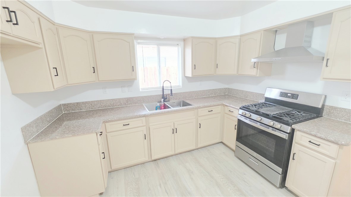 115 9th, Delano, CA 93215